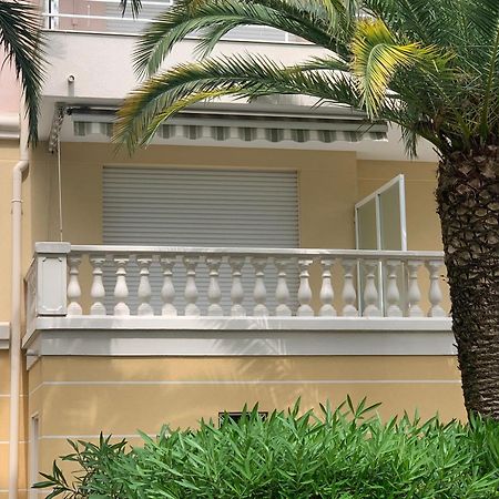 Le Tropical Lägenhet Fréjus Exteriör bild