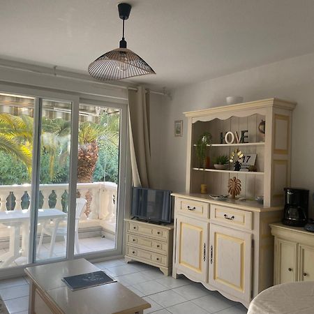 Le Tropical Lägenhet Fréjus Exteriör bild