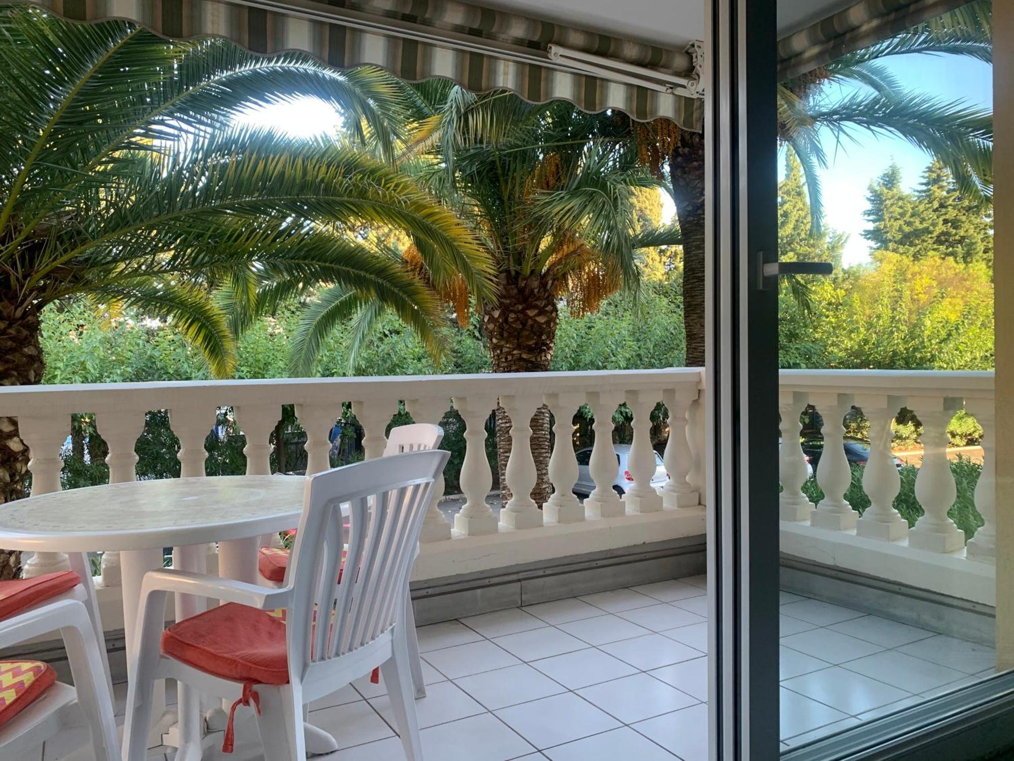 Le Tropical Lägenhet Fréjus Exteriör bild