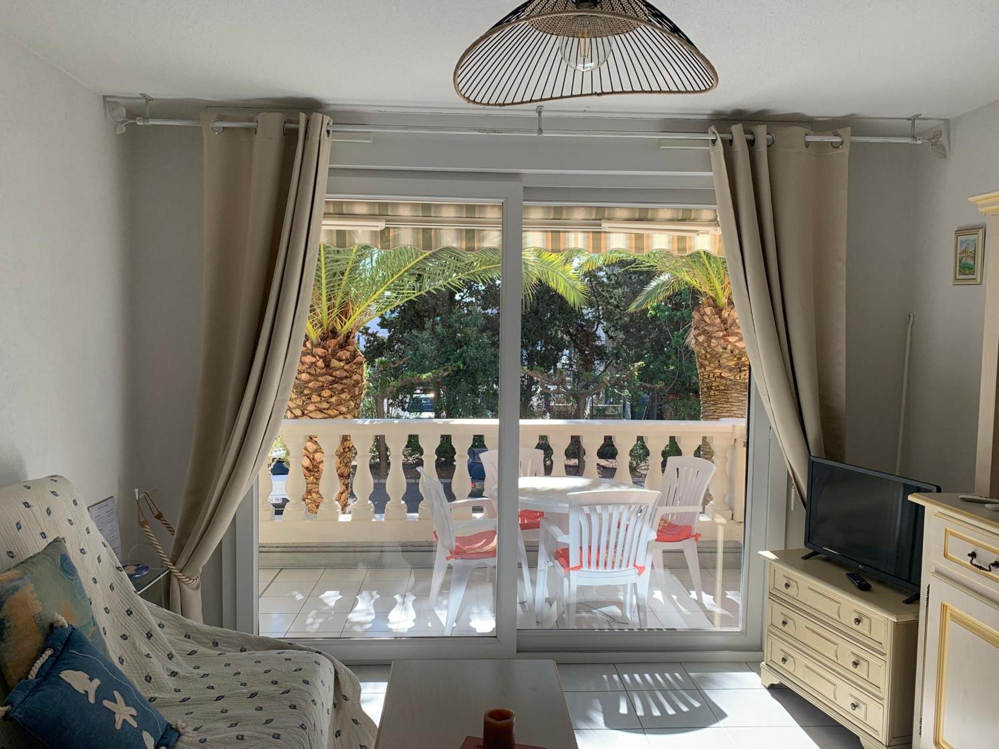 Le Tropical Lägenhet Fréjus Exteriör bild