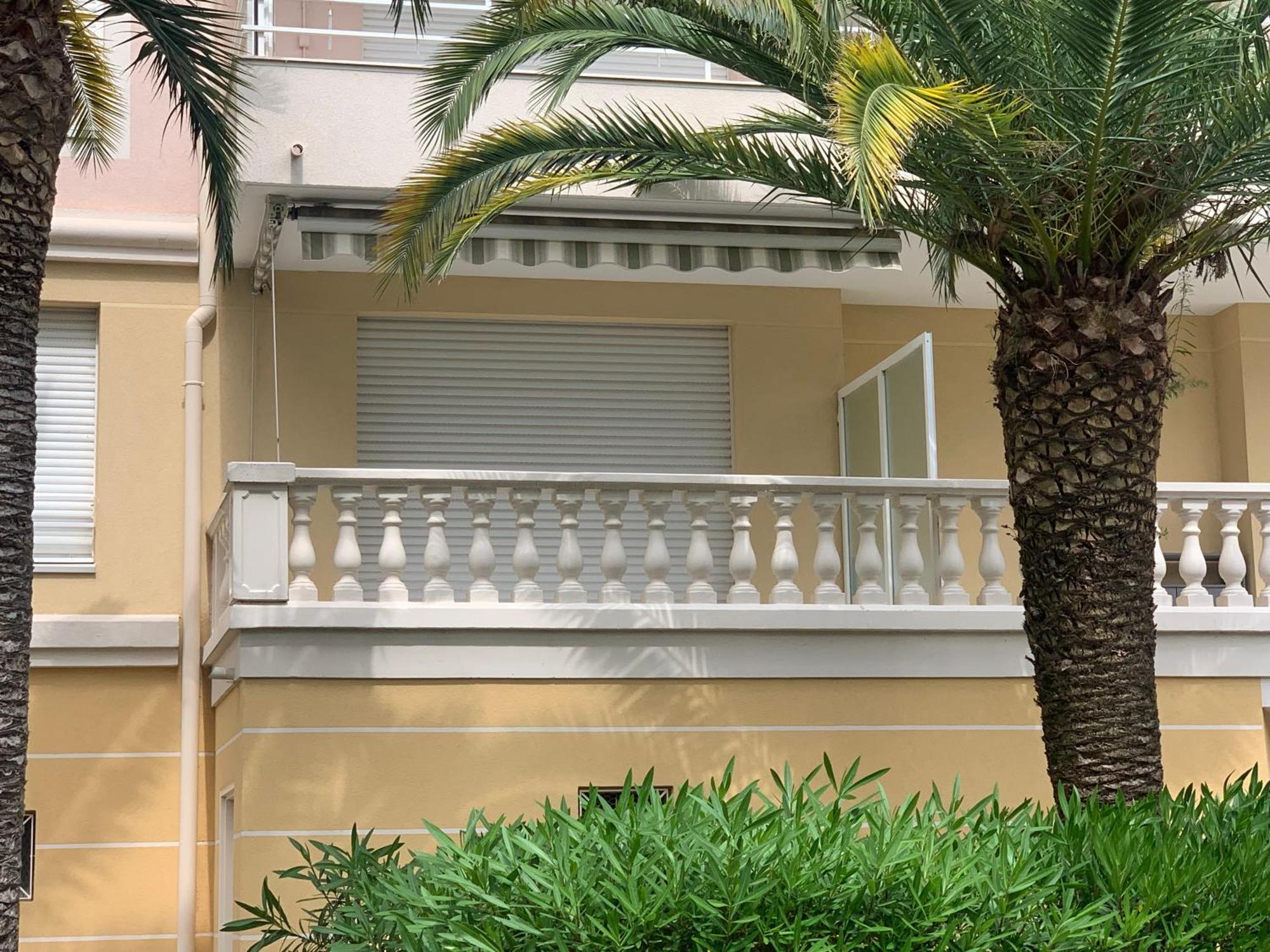 Le Tropical Lägenhet Fréjus Exteriör bild